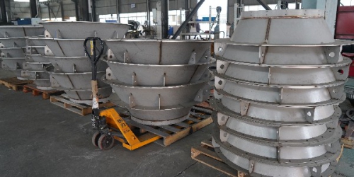 排风扇可以设置在窗户或墙壁...